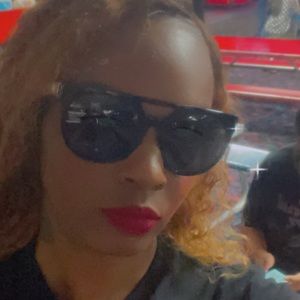 Meet your Posher, Dyrene